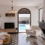 Holiday home Pet Friendly In *