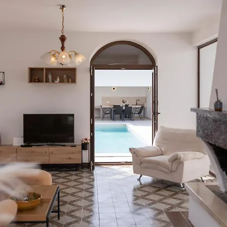 Semesterbostad Luxurious In *
