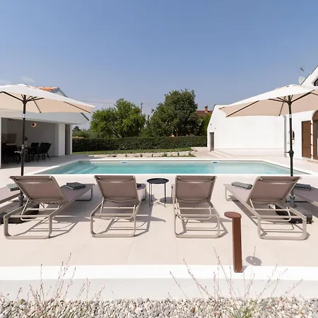 Semesterbostad Luxurious In